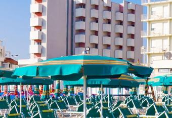 Hotel Europa has Smoking/Balcony rooms