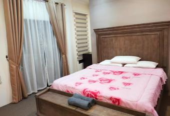 Al Hidayah Suite has Balcony rooms
