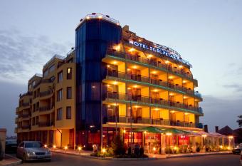 Petar and Pavel Hotel & Relax Center has Balcony rooms