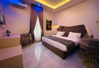 Marmaris Resorts has rooms with a private hot tub