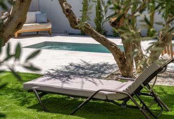 Chania Urban Living has Balcony rooms