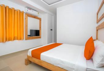 Hotel Greencity Comforts has Smoking rooms