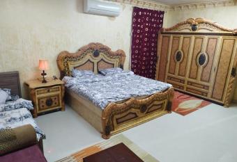                                           8 has rooms with a private hot tub