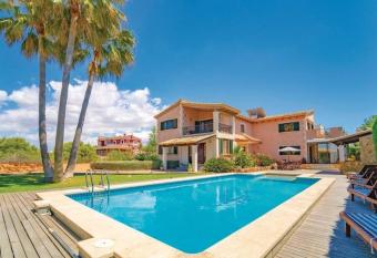 Villa La Mallorquina has Balcony rooms