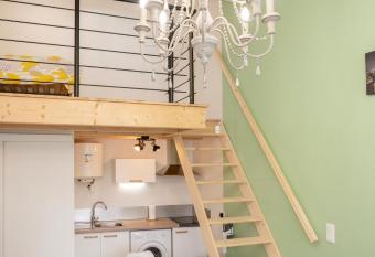 Studio mezzanine  allows 18 year olds to book a room