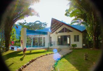 Aracari Lodge & Jungalows allows 18 year olds to book a room