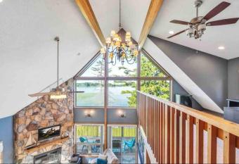Lake Front property - Fine Lake! has Balcony rooms