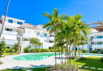 OCEANFRONT & Garden View VILLAS Hotel WIFI BBQ Parking Los Corales beach CLUB & SPA allows 18 year olds to book a room