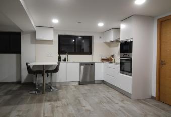 Lisbon- Sintra Full appartment has Balcony rooms