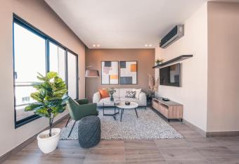 Breakfast Included at Regatta Living 802 has Balcony rooms