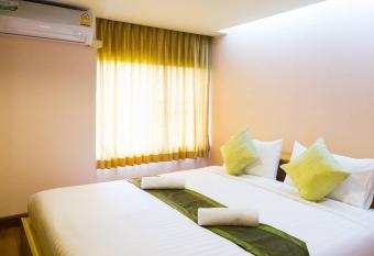 NOP PLACE BANGNA has Balcony rooms