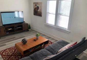 Lovely 1B1B Home in Heart of Pasadena allows 18 year olds to book a room