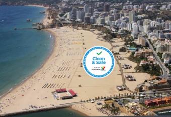 Apartamentos Turisticos Perola da Rocha allows 18 year olds to book a room