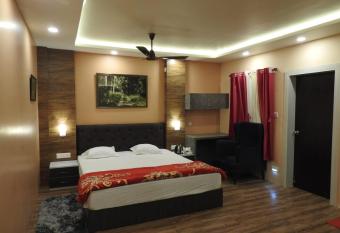 hp greenland resort has rooms with a private hot tub