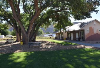 Bunkhouse 6A With Fridge and Microwave has Balcony rooms