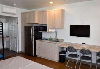 2b Bunkhouse With Cold Ac has Balcony rooms