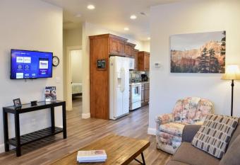 Zc4 Pet Friendly Home Near Zion has Balcony rooms