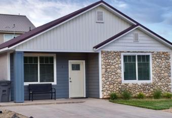 Zc1 Home Away From Home Near Zion has Balcony rooms