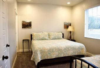 ZC2 Home Base for Zion With Two Masters has Balcony rooms