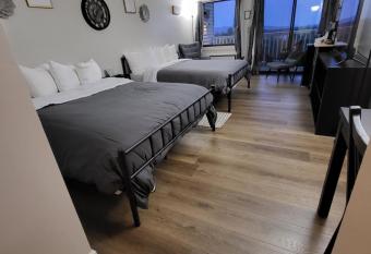 Cedar Lodge Room w/ Lake Views! has Balcony rooms