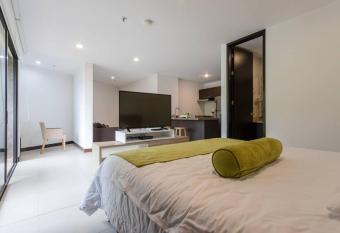 Hermoso loft en Llanogrande has Balcony rooms