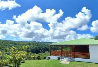 Villa La Kanop   allows 18 year olds to book a room