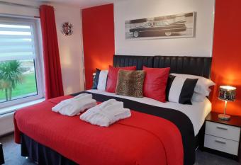 Cadillac Kustomz Hotel allows 18 year olds to book a room