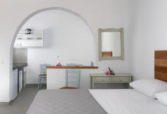 Firoa Studios has Balcony rooms