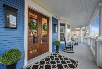 The Washington has Balcony rooms