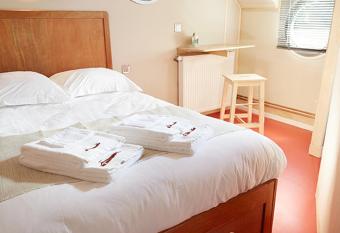 P  niche Daphn   s has Balcony rooms