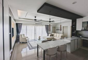 Centre Of Bangi l Sunway Gandaria l has Balcony rooms