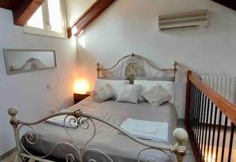 Appartamento in centro allows 18 year olds to book a room