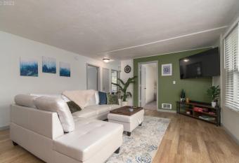 Partridge Way Paradise allows 18 year olds to book a room