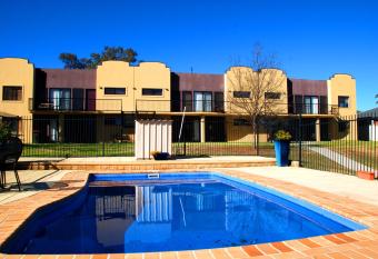 Amberoo Apartments Tamworth has Balcony rooms