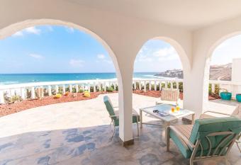 House on the beach Sea Terrace Golf has Balcony rooms