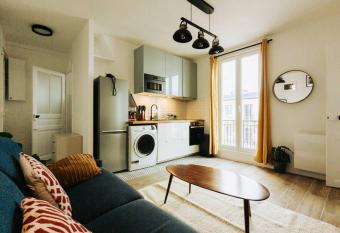 Joli T2 Stade de France allows 18 year olds to book a room