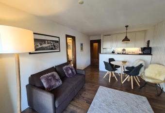 Greppons N 012 - MOUNTAIN apartment 6 pers has Balcony rooms