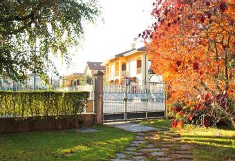 B&R Apartment has Balcony rooms