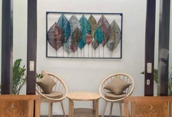 La    East Sanur allows 18 year olds to book a room