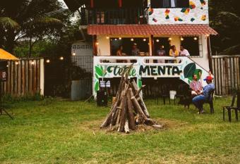 Hostal T   de Menta has Balcony rooms