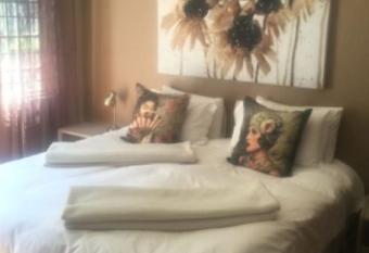 278 on Main has Balcony rooms