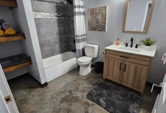 Canadian river villas allows 18 year olds to book a room