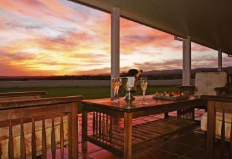 River Bend Lodge has Balcony rooms
