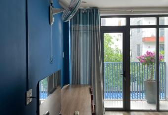 Red Bean Hotel allows 18 year olds to book a room