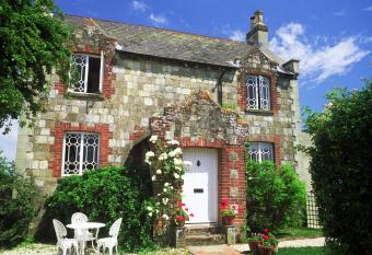 Spire Cottage allows 18 year olds to book a room