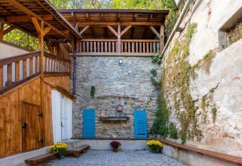Casa Maya Transilvania has Balcony rooms