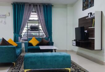 Azzalia Homestay Karak Bentong with 4 Rooms 3 Aircond NJOI has Balcony rooms