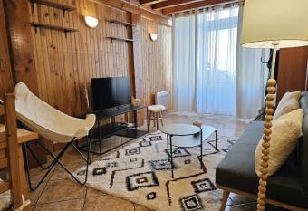 Chalet Magenta - Joli Duplex de 70m   has Balcony rooms