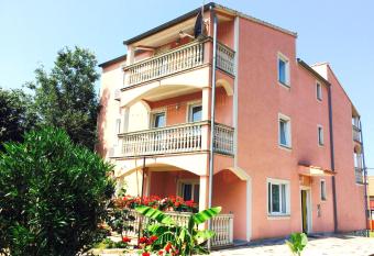 Apartments Tanja & Tina has Balcony rooms