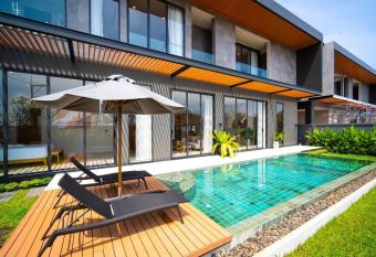                3                                                   100    has Balcony rooms